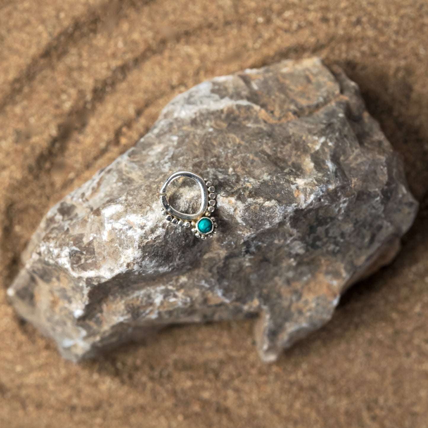 Turquoise/Green Onyx With Dots Septum Ring (code: S22)