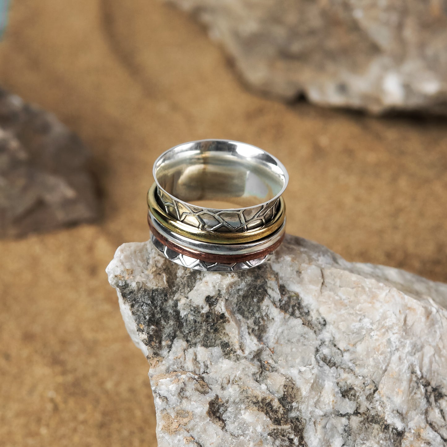Des Spinner Ring