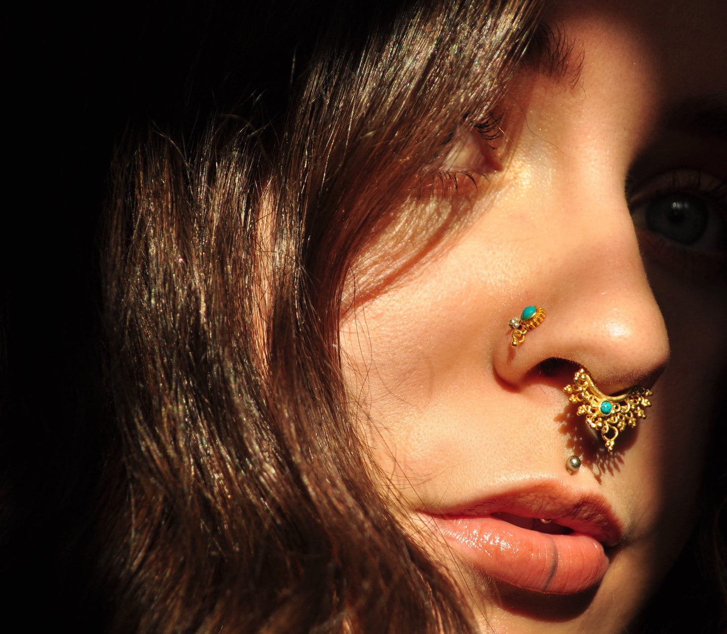 Gemstone Flower Nose Stud With Ball Charm (Code: NS46)