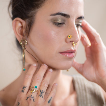 Geometric Flower With Gemstone Nose Stud (Code: NS10)